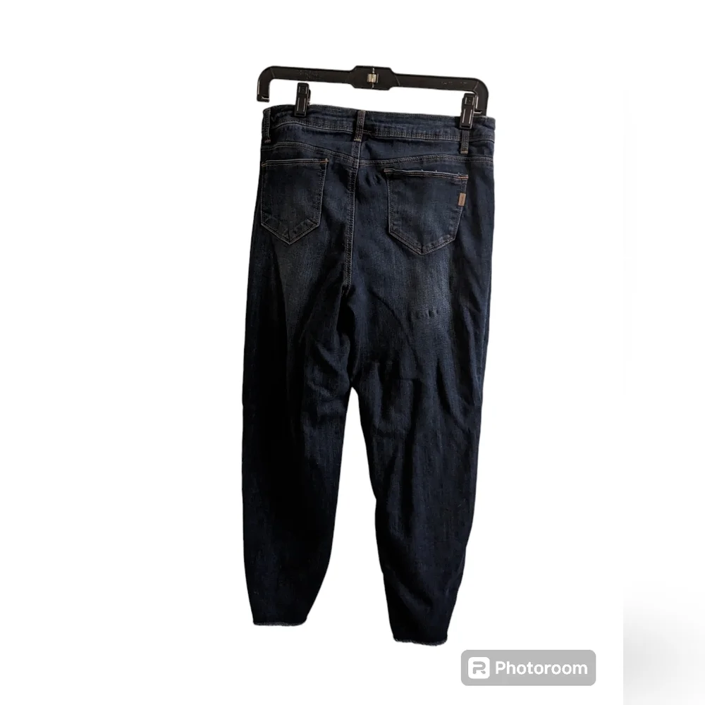 1822 Distressed Stretch Denim - Picture 2 of 4